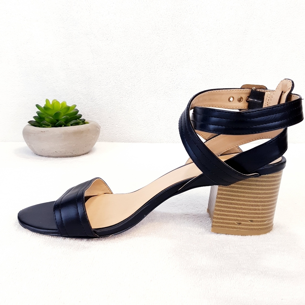 APT. 9 APPACEFUL BLACK SANDAL - Picture 2 of 16